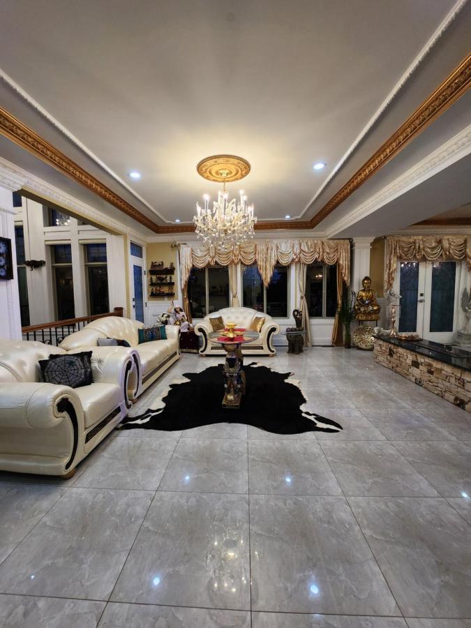 Empire Palace Hotel Surrey Luaran gambar